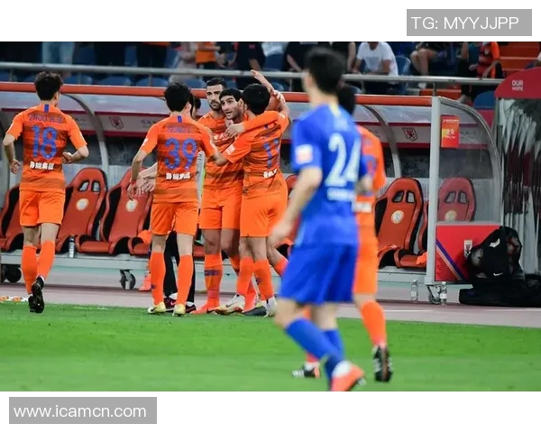 江苏苏宁与鲁能激战正酣海报展现精彩对决瞬间与球队精神风貌