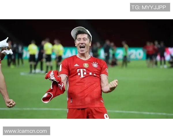 莱万在欧冠赛场表现惊艳10场打入12球领跑射手榜稳获金靴 莱万在欧冠赛场表现惊艳10场打入12球领跑射手榜稳获金靴